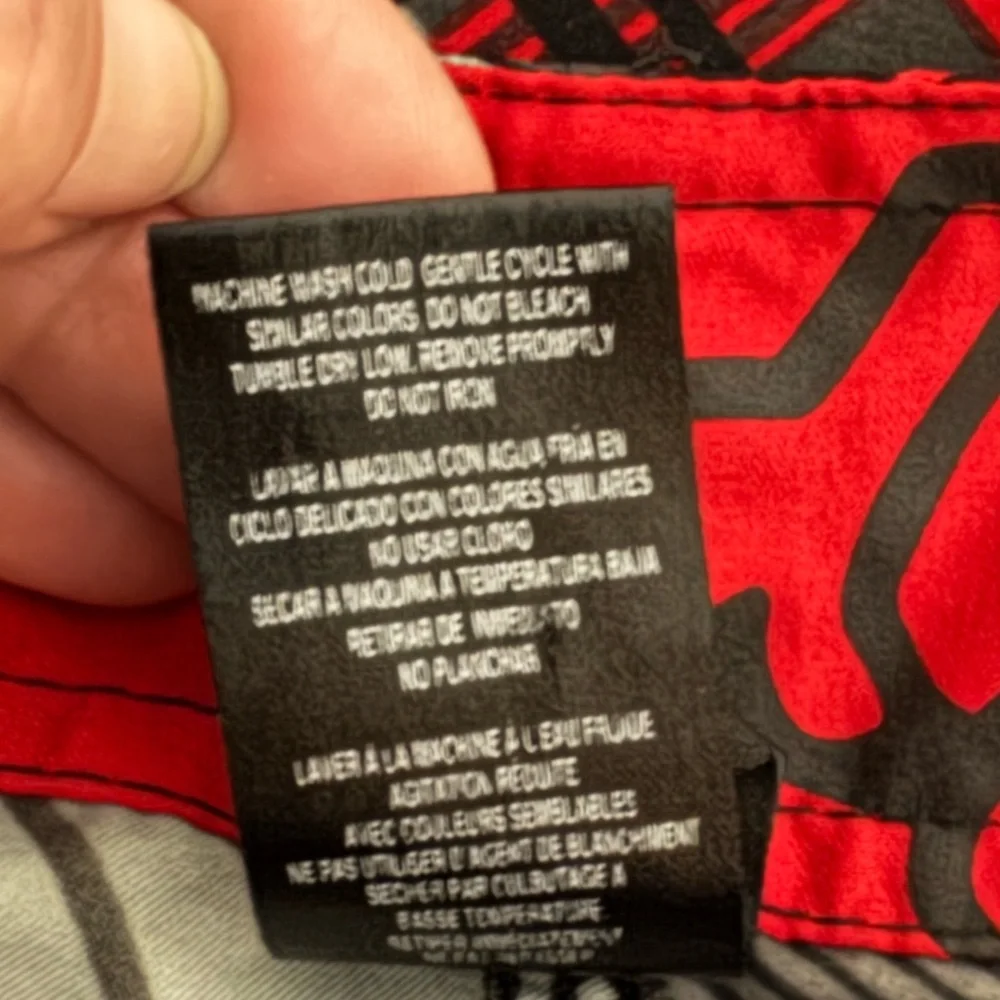 A-55 Men’s Maui and Sons Black Red & Gray‎ Plaid Board Shorts Size 34